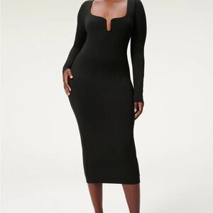 Good American U Ring Black Bodycon Dress with Sweetheart Neckline